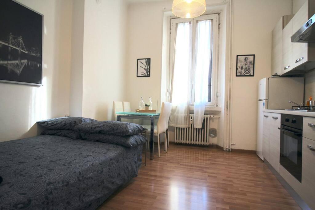 Splendido Bilocale A 4 Fermate Dal Duomo Apartment Milan Bagian luar foto